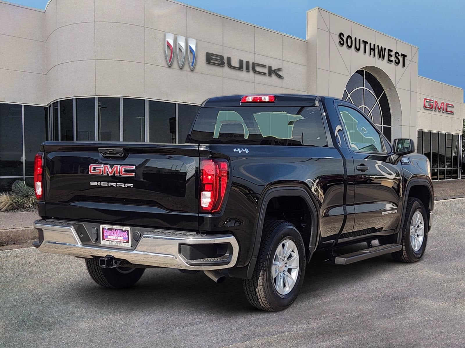 2025 GMC Sierra 1500 — detail view